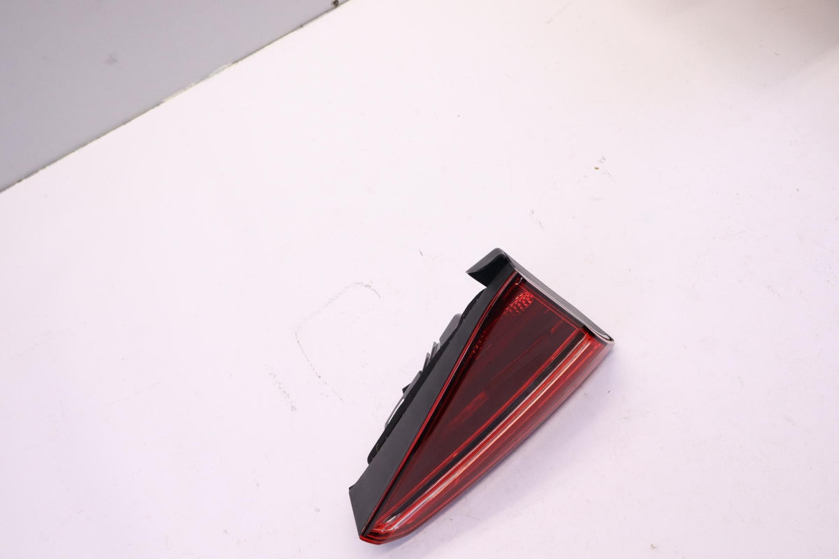 Original VW Passat B8 LED Heckleuchte Rückicht innen links 561945307C