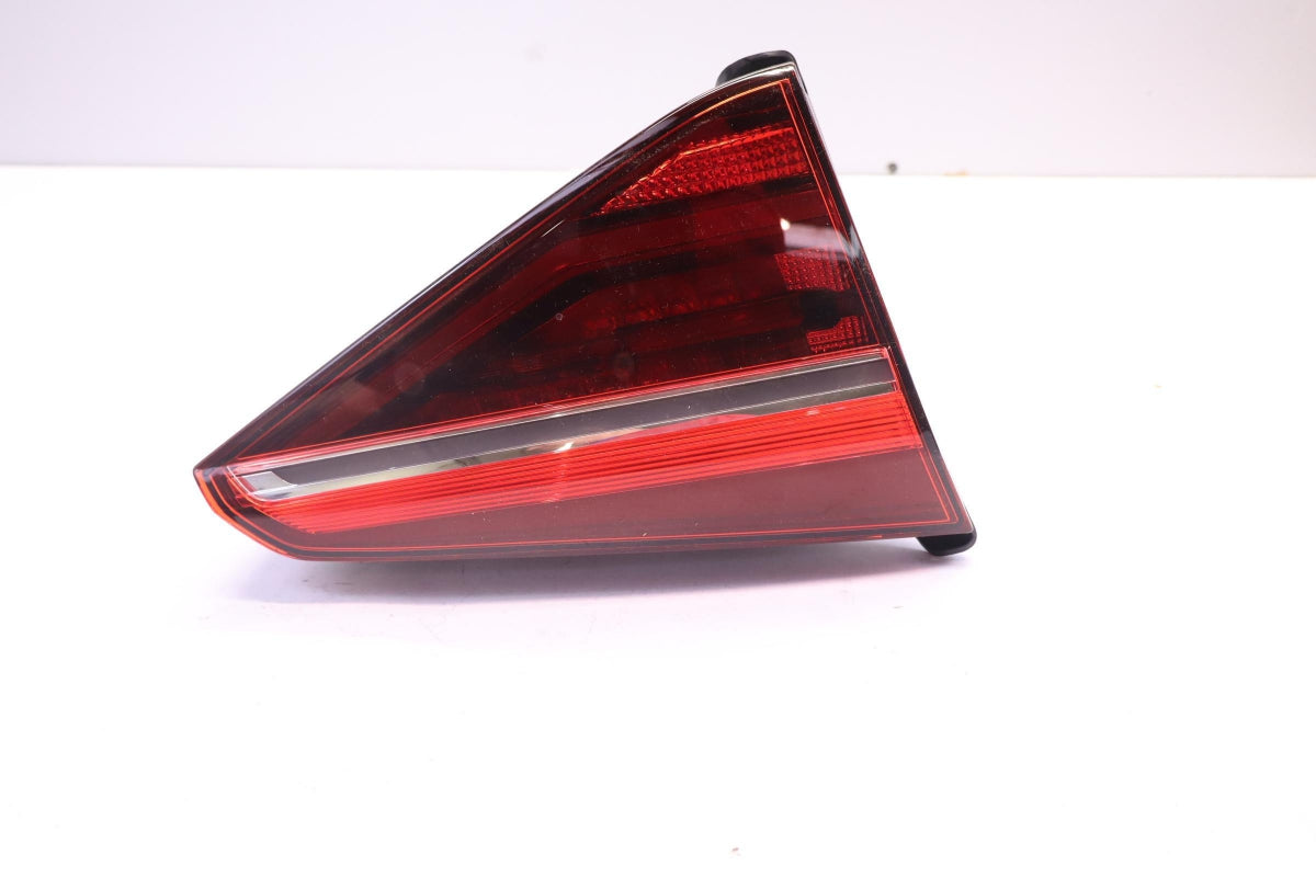Original VW Passat B8 LED Heckleuchte Rückicht innen links 561945307C