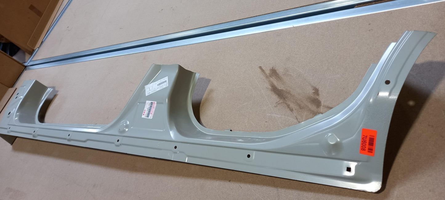 Original SUZUKI Vitara (LY) Seitenschweller links 6451154P01P41