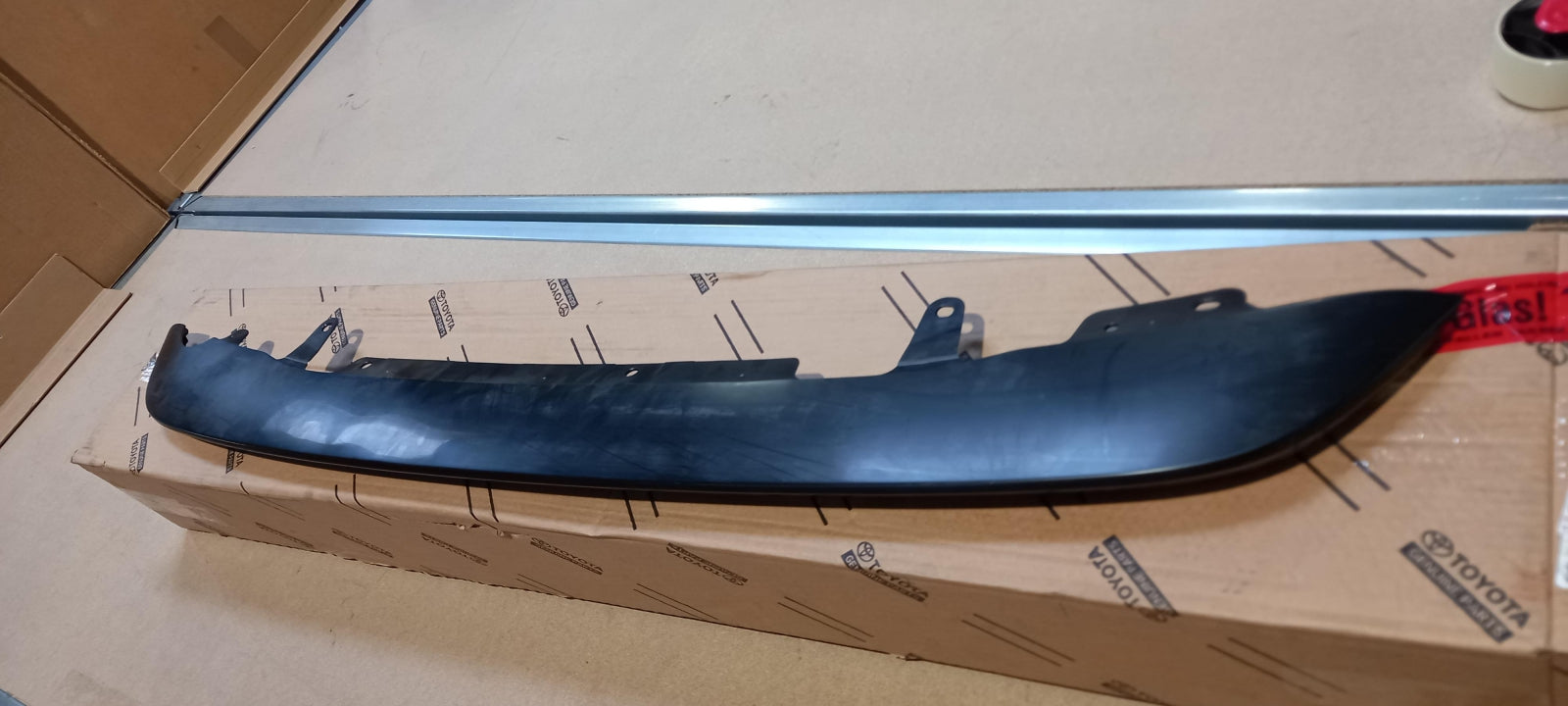 Original SUZUKI Swace Stoßstangen Zierleiste hinten T527540290