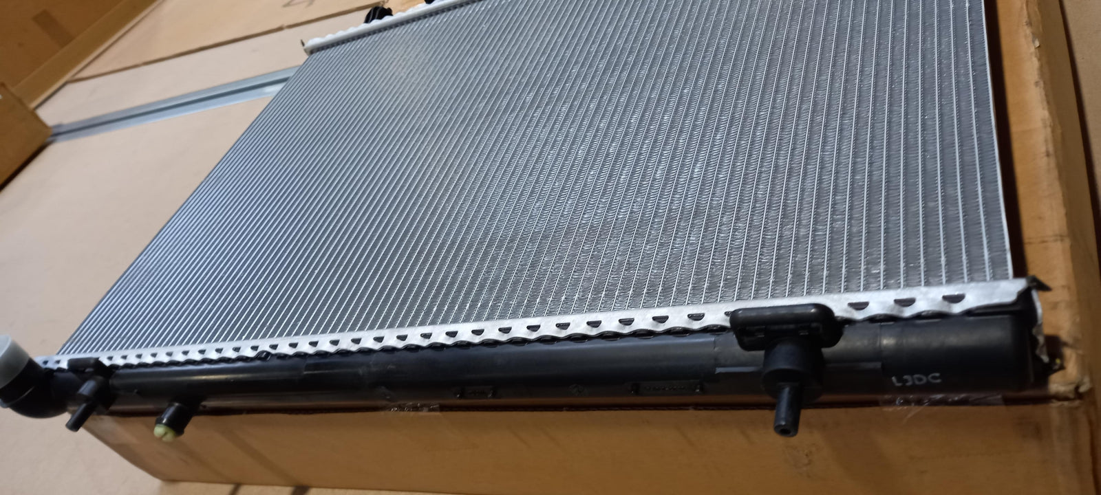 Original OE RENAULT Wasserkühler 214006645R