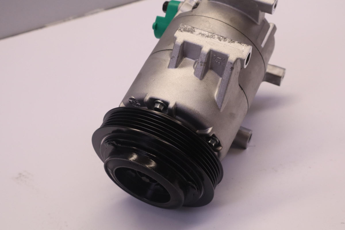 Original HYUNDAI i20 12-14 Klimakompressor 977014P250