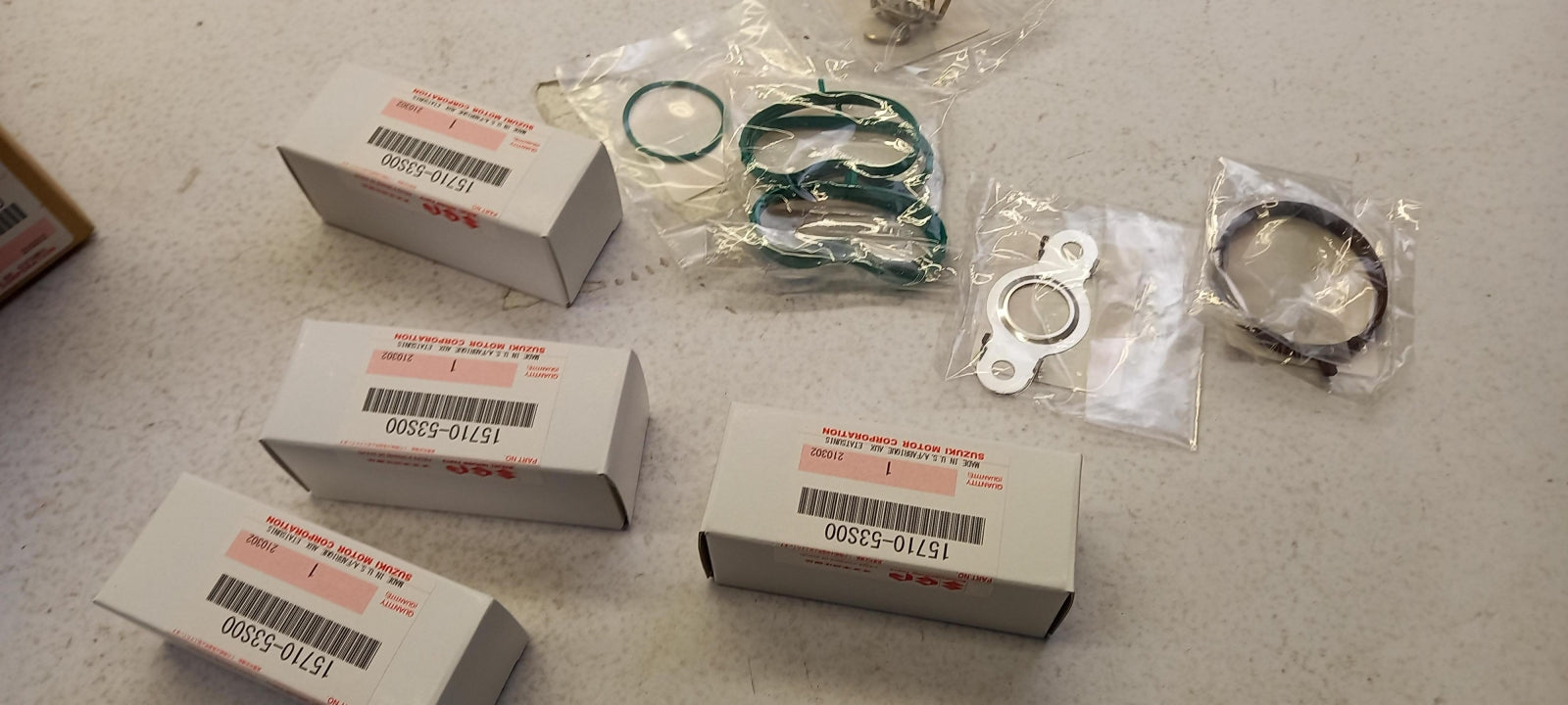 Original SUZUKI Vitara Einspritzdüsensatz Injektoren Benzin 1570053810RX0