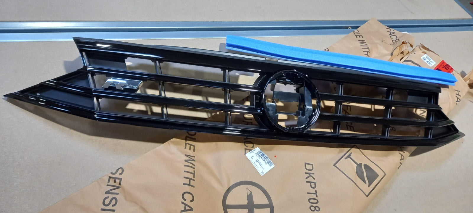 Original VW Passat B8 (3G) Kühlergitter Schwarz 3G0853651BBBUS
