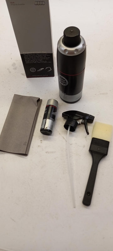 Original AUDI Alufelge Reiniger Satz 00A096327020