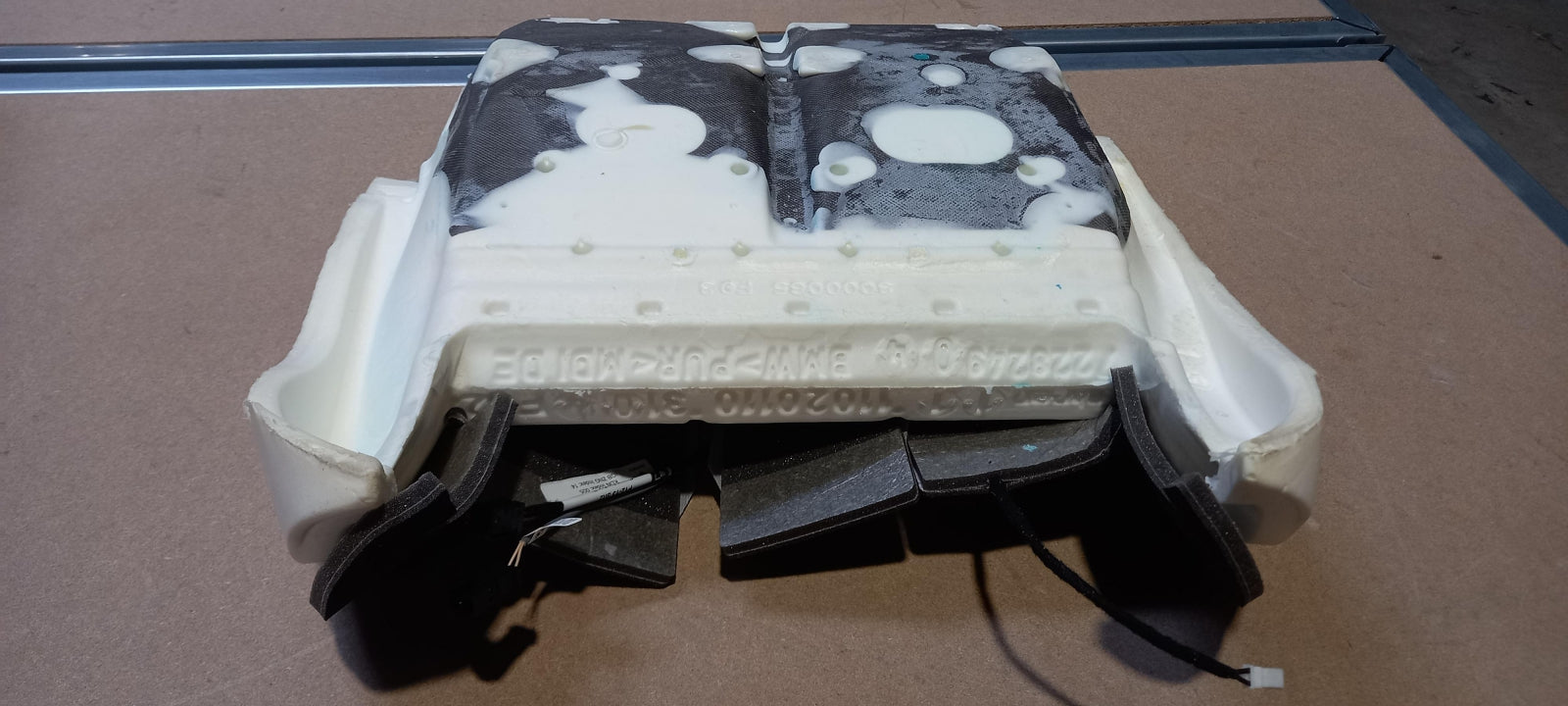 Original BMW 4er F33 F83 Sportsitz Schaumteil vorne links 52107388775