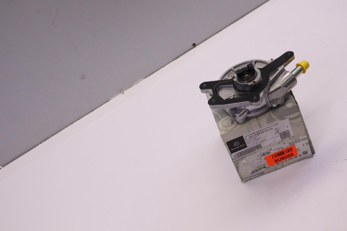 Original OE MERCEDES-BENZ Vakuumpumpe A642230006564