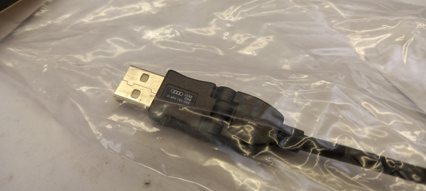 Original AUDI Ladekabel Winkelstecker USB Typ C 8S0051435G