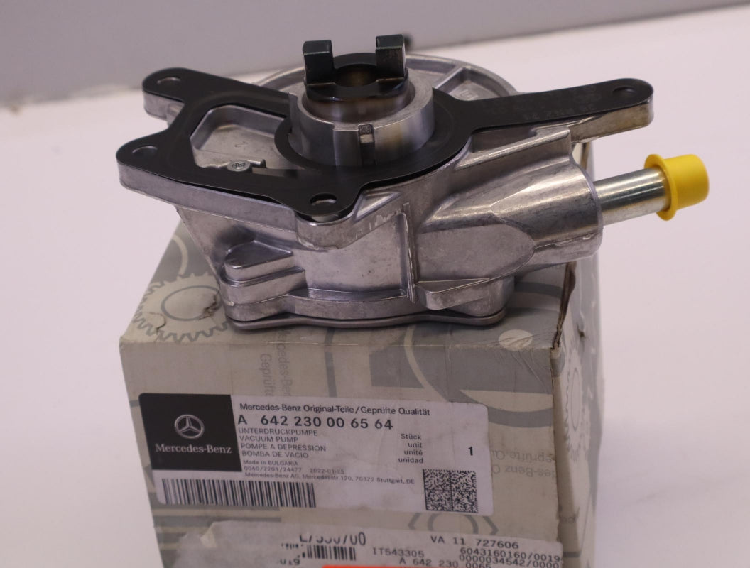Original OE MERCEDES-BENZ Vakuumpumpe A642230006564