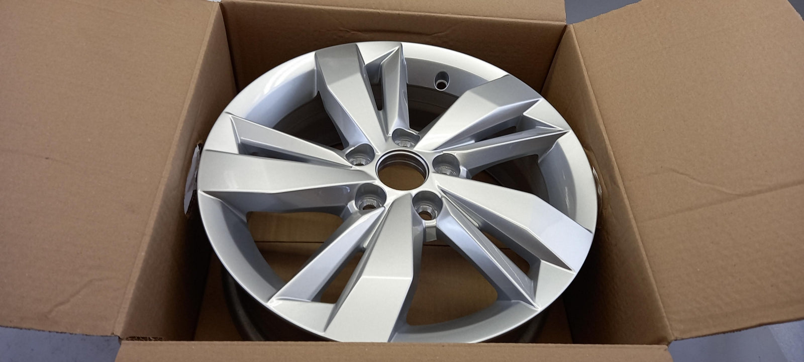 Original VW Polo (6R) Sassari Alufelge 5.5Jx15 ET40 2G0601025N8Z8