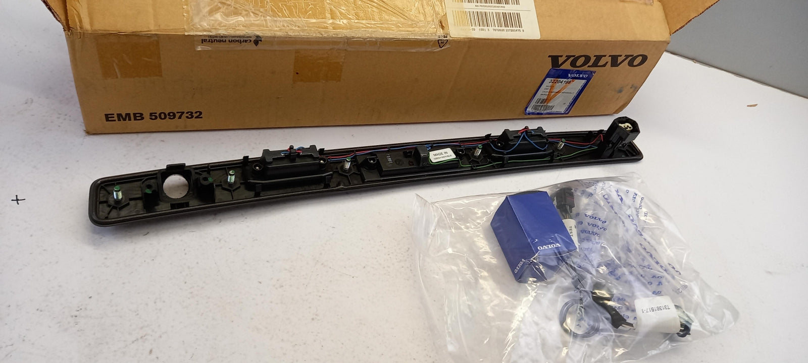 Original VOLVO XC60 2009-2017 Nachrüstsatz 32204198