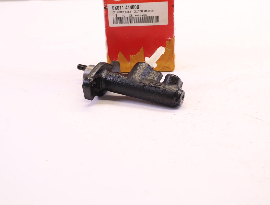 Original KIA Retona Sportage I 2.0 Kupplungsgeberzylinder 0K01141400B