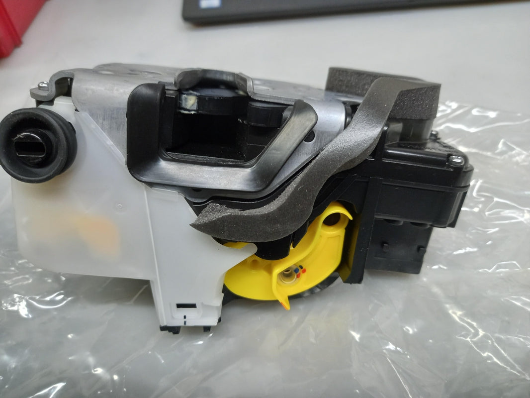 Original OPEL Zafira-C Türschloss hinten links 13579557