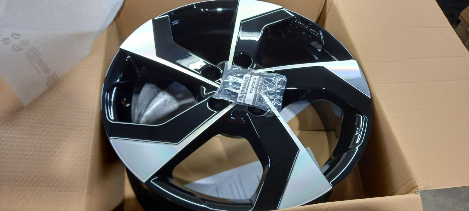 Original OE NISSAN Felge KB409HV200DC