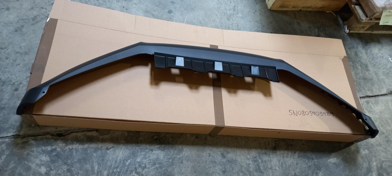Original VW Tiguan 5N Stoßfängerspoiler satinschwarz unten vorne 5N08059039B9