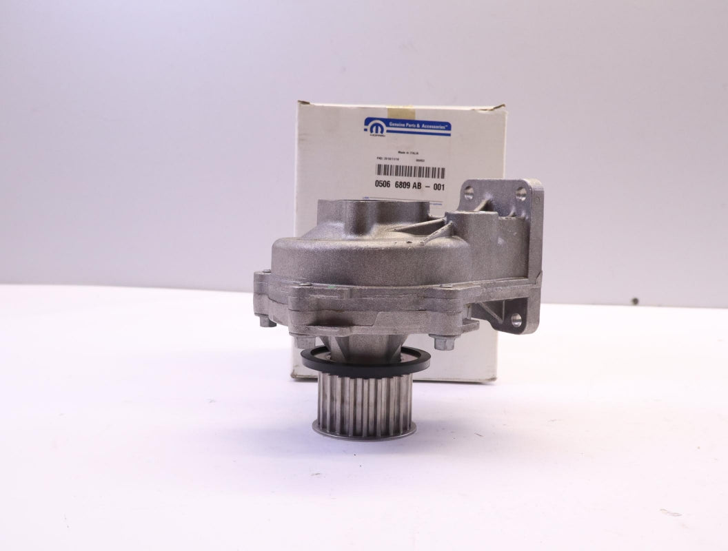 Original CHRYSLER Voyager IV JEEP Cherokee 2.8 CRD Wasserpumpe K05066809AB
