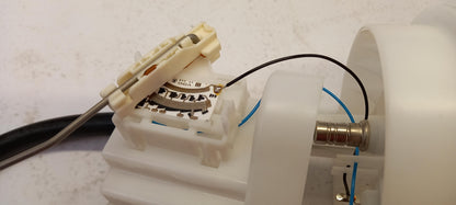 Original OE Volkswagen Kraftstoffvorrat Sensor 4B0919673D
