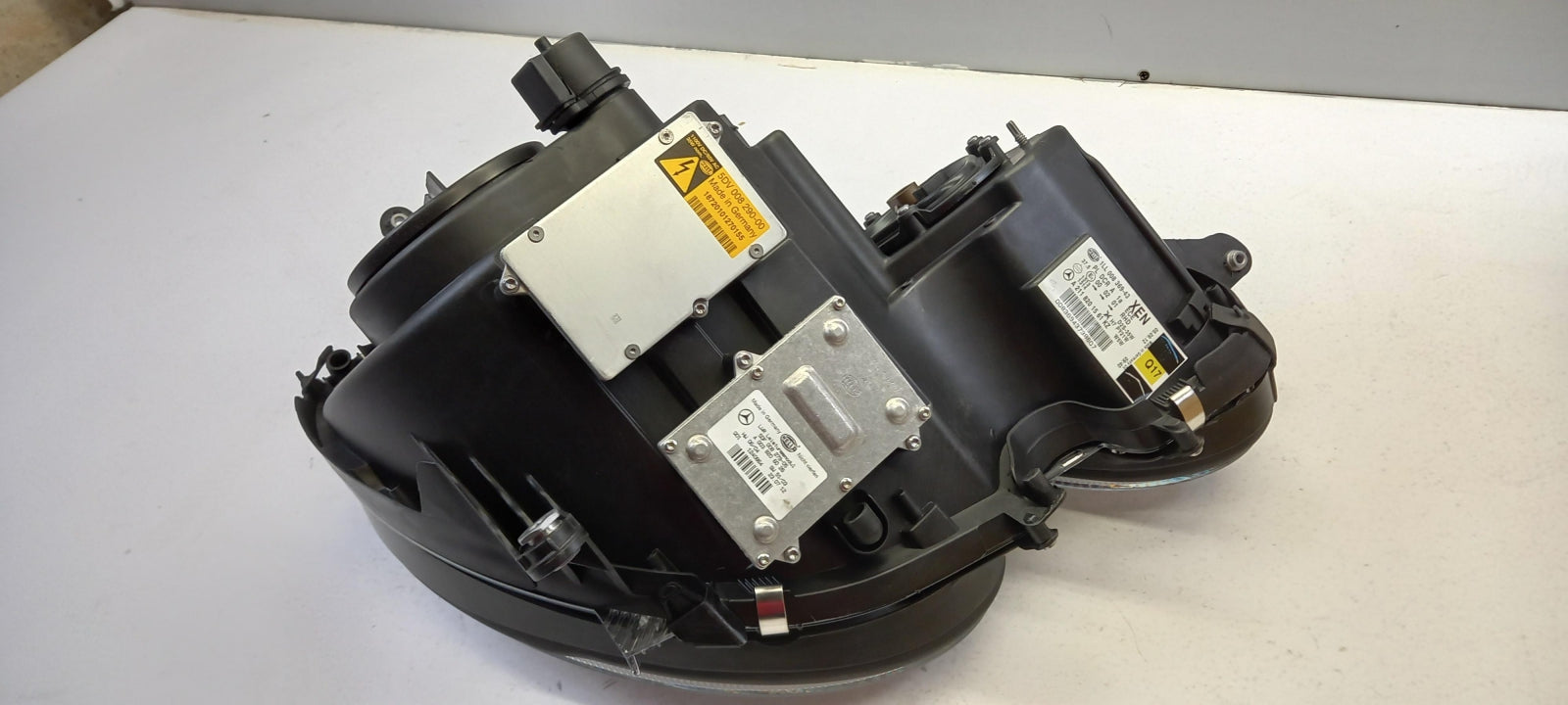 Original MERCEDES-BENZ E-Klasse W211 S211 2002-2009 Scheinwerfer A2118201561