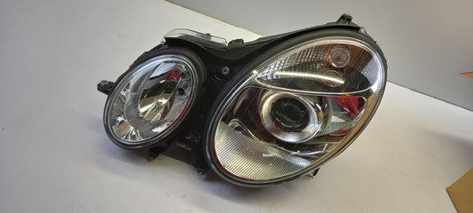 Original MERCEDES-BENZ E-Klasse W211 S211 2002-2009 Scheinwerfer A2118201561