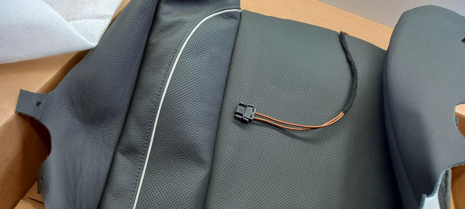 Original OE BMW Sitzbezug 52107978749