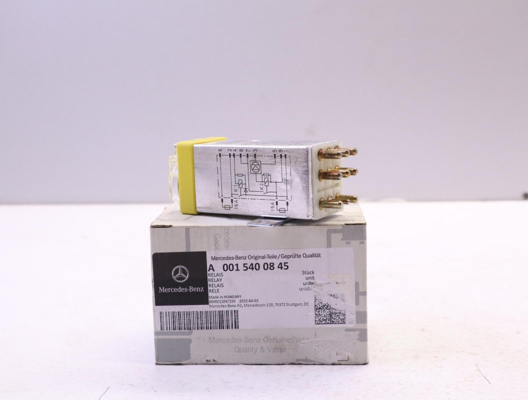 Original OE MERCEDES-BENZ Relais A0015400845