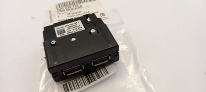 Original OE Volkswagen USB/AUX Buchse 5Q0035726L