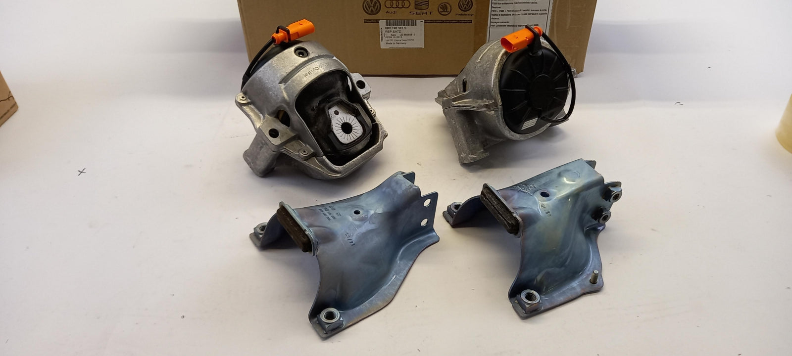 Original OE Volkswagen Motorlager Reparatursatz 8R0198381S