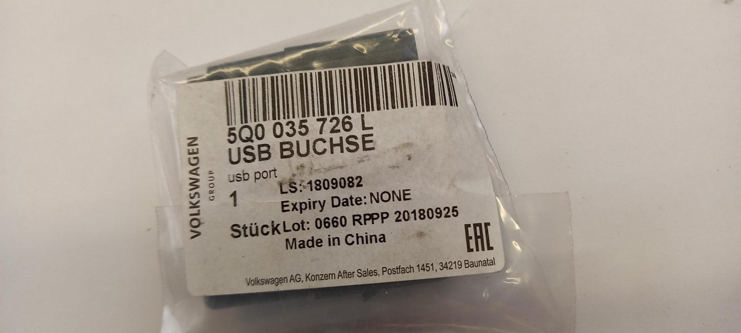 Original OE Volkswagen USB/AUX Buchse 5Q0035726L