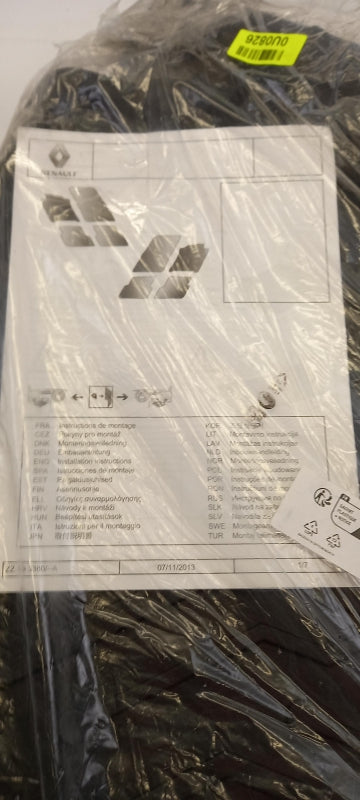 Original OE RENAULT Fußmattensatz 8201738743