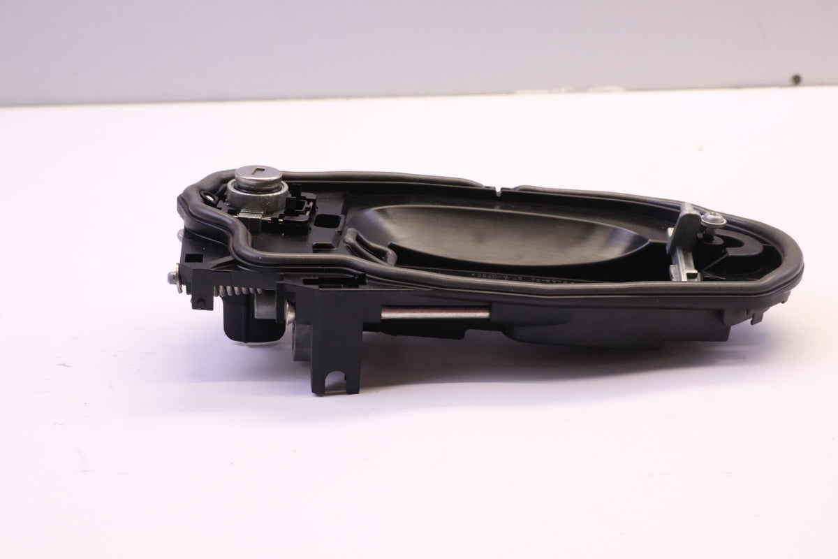 Original BMW 6er E63 E64 Türgriff Träger außen links 51217191617
