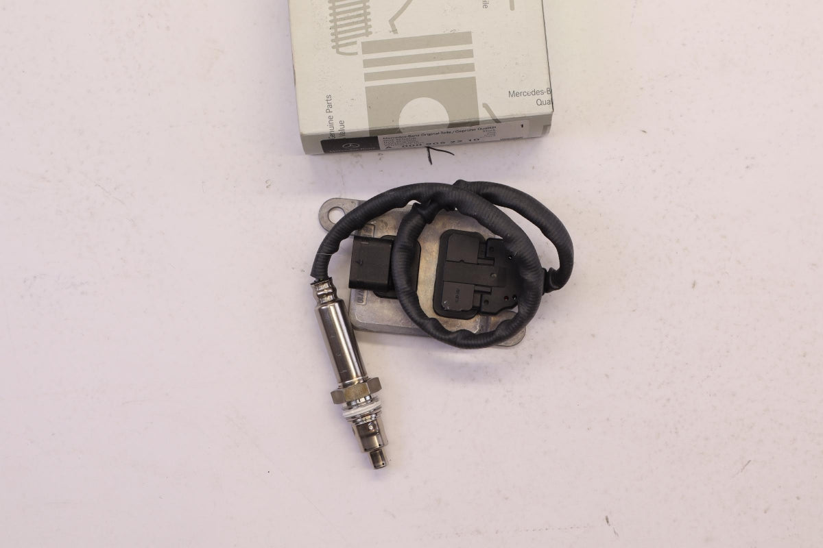 Original MERCEDES-BENZ C218 W212 X218 C207 W204 NOx-Sensor A0009052210