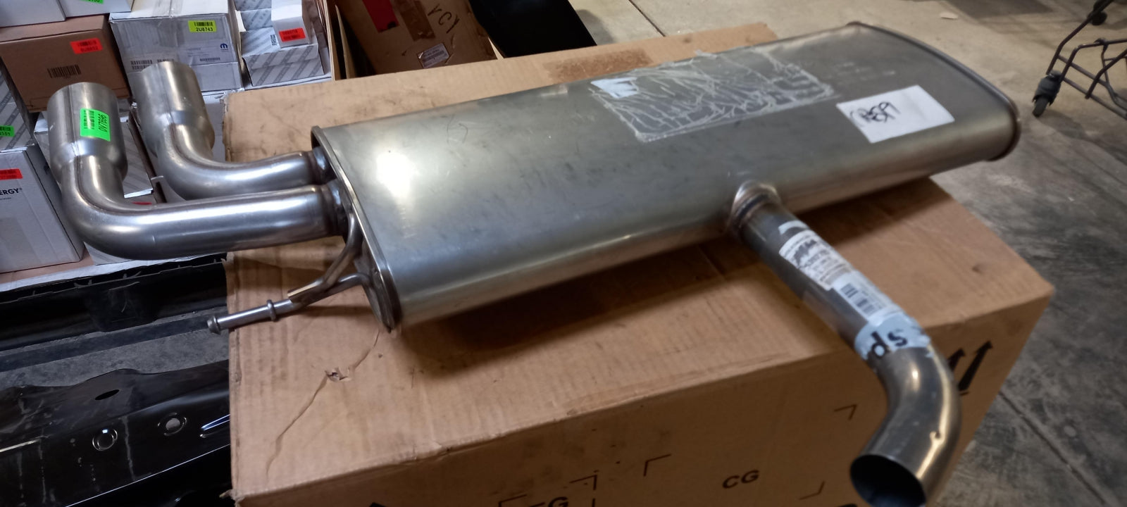 Original AUDI A3 8V 13-20 Schalldämpfer hinten 8V4253609L