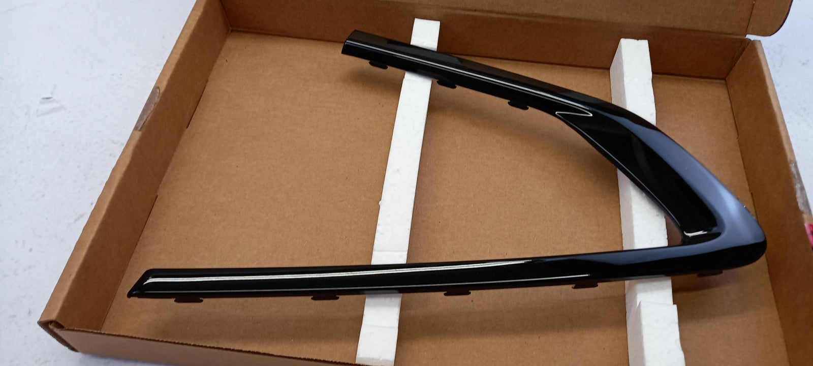 Original OE BMW Seitenwand Zierleiste 51377446224