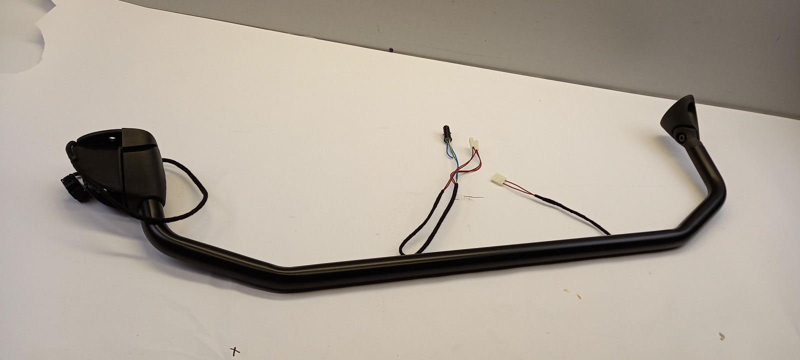 Original OE MERCEDES-BENZ Außenspiegel Halter A0018108514