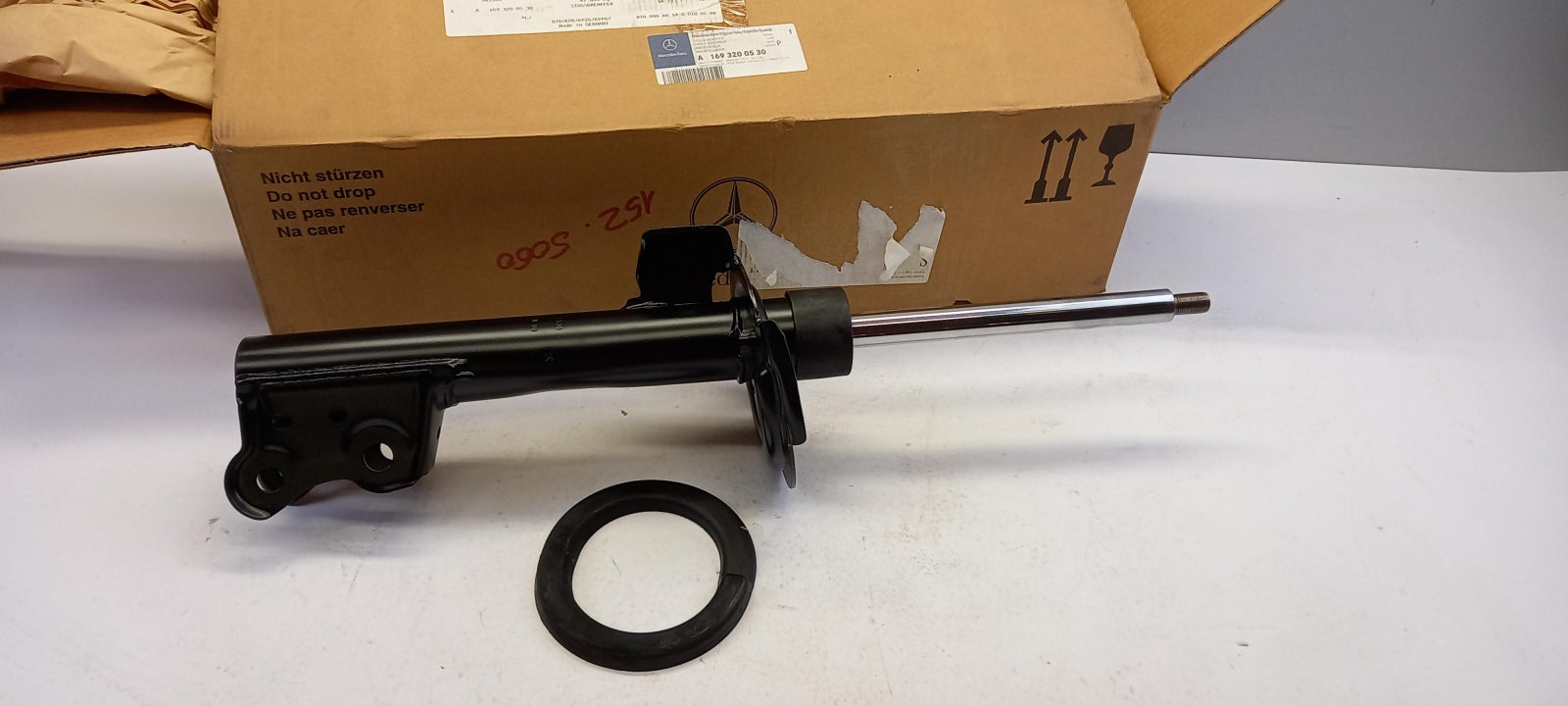 Original MERCEDES-BENZ A-klasse W169 B-klasse W245 Stoßdämpfer vorne A1693200530
