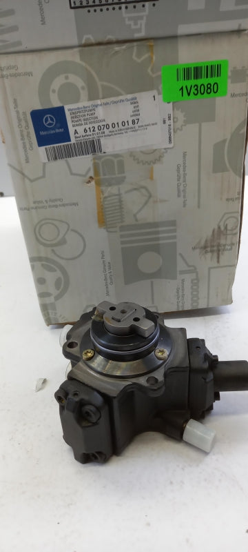 Original OE MERCEDES-BENZ Einspritzpumpe A612070010187