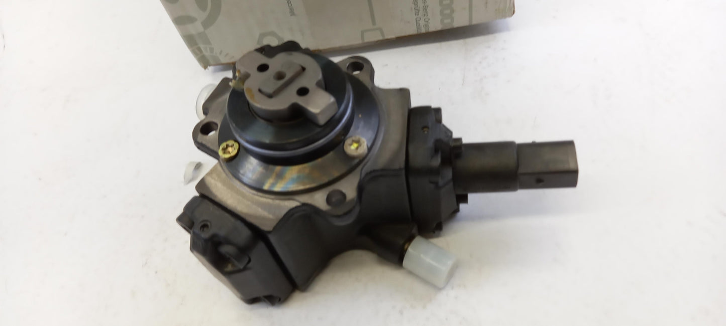 Original OE MERCEDES-BENZ Einspritzpumpe A612070010187