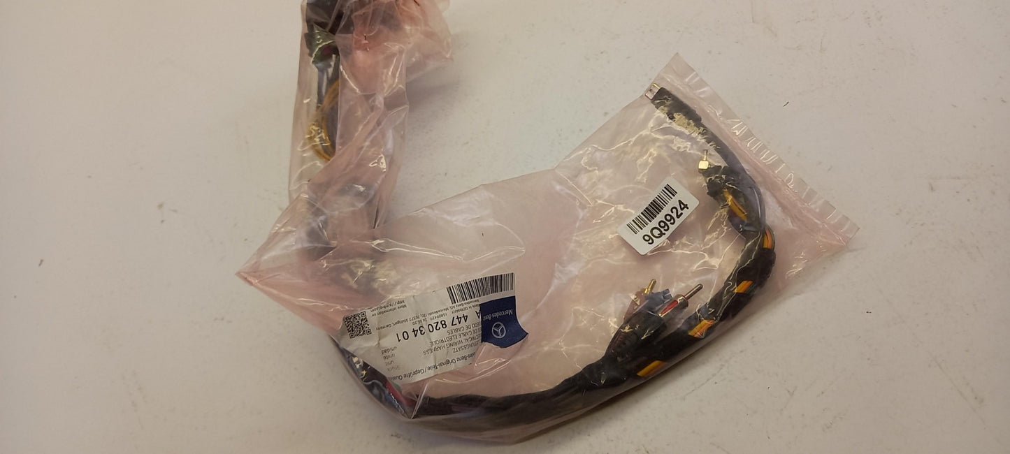 Original MERCEDES-BENZ W447 Headunit Audio 40 Leitungssatz A4478203401