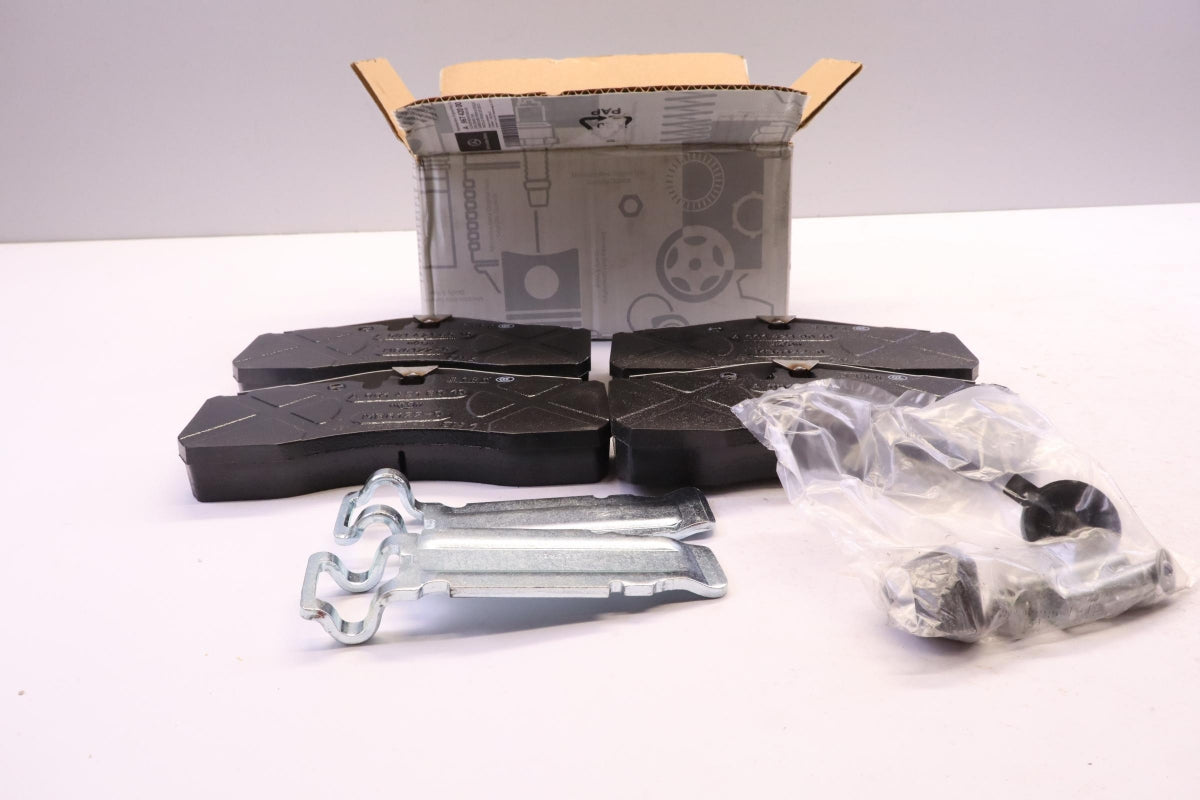 Original MERCEDES-BENZ Atego Bremsbeläge Bremsklötze 19.5" vorne A9674200020