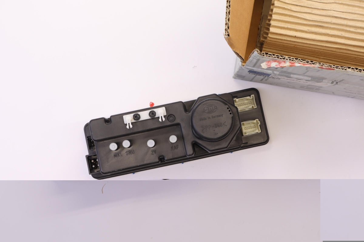 Original OE MERCEDES-BENZ Pumpe Zentralverriegelung A2108000648