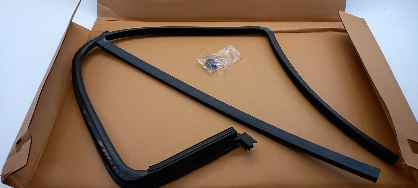 Original OE MERCEDES-BENZ Fensterführungsschiene A1637301560