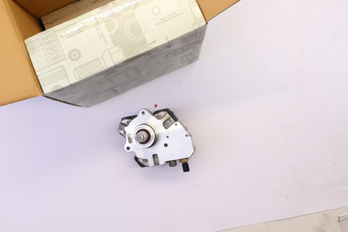 Original OE MERCEDES-BENZ Einspritzpumpe A6400700701