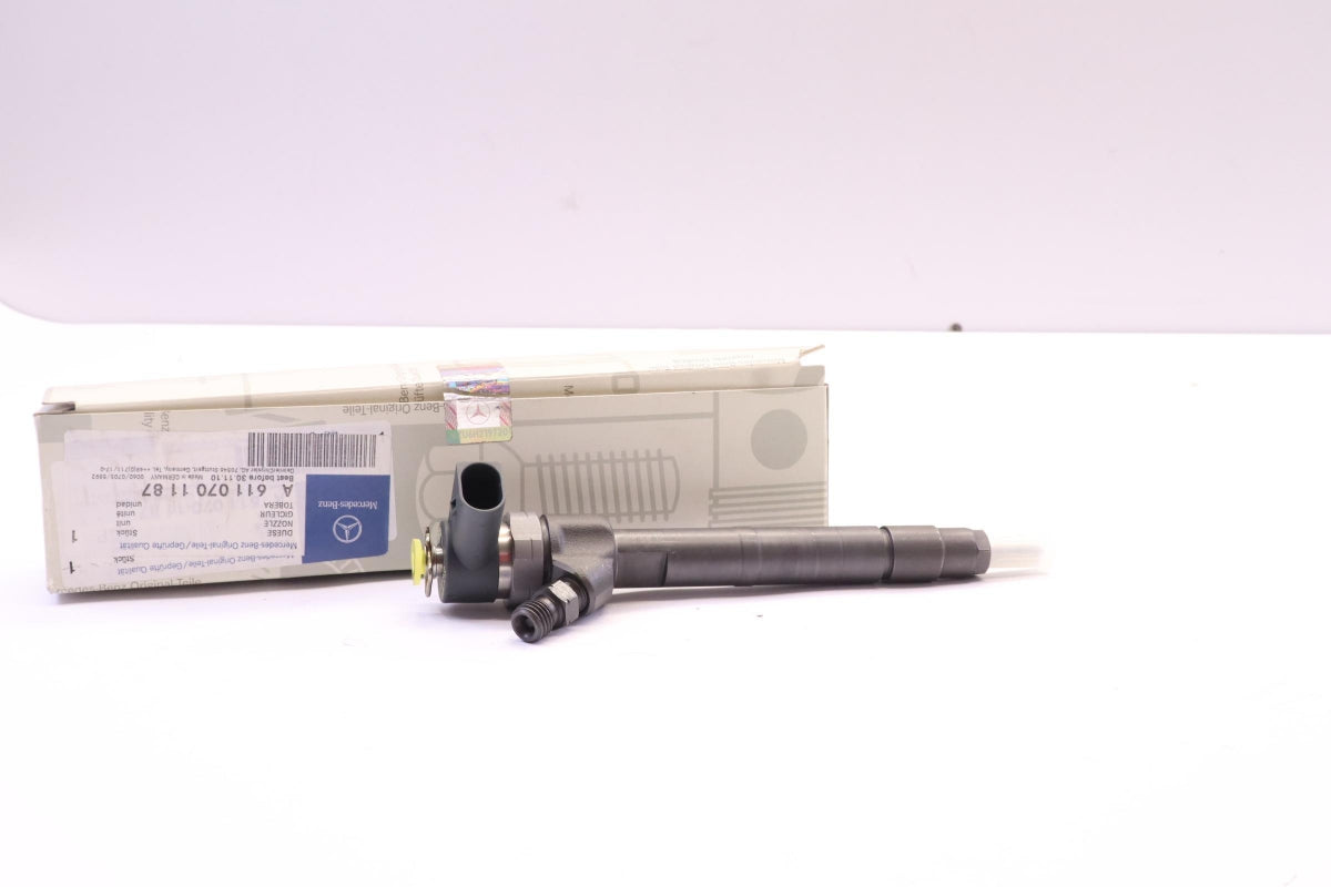 Original OE MERCEDES-BENZ Injektor Düse A6110701187