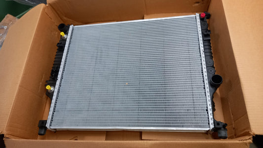 Original OE MERCEDES-BENZ Wasserkühler A1645000303