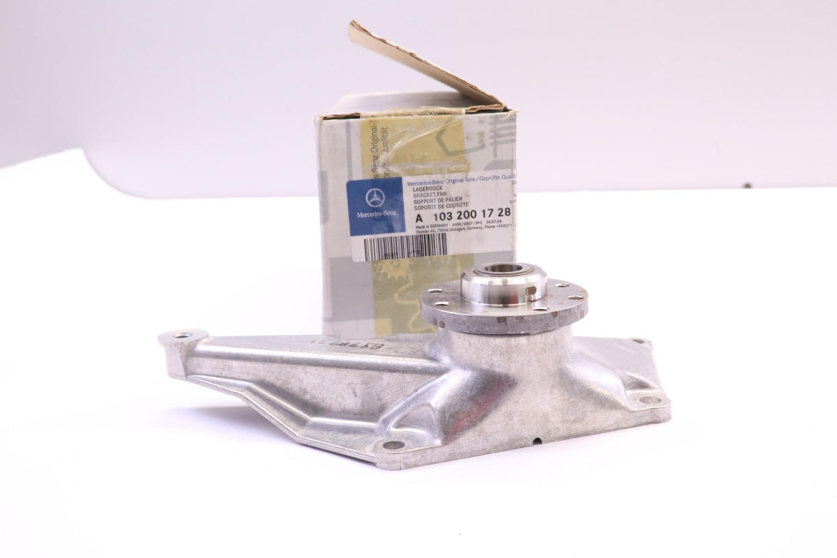 Original MERCEDES-BENZ W124 W201 W126 R107 Motorlüfter Lagerbock A1032001728