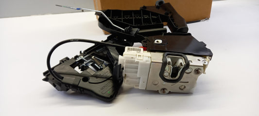 Original OE MERCEDES-BENZ Türschloss A1647303135