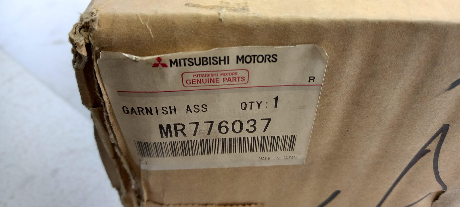 Original MITSUBISHI Pajero/Montero V33W 91-05 Stoßfängerabdeckung vorne MR776037