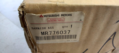 Original MITSUBISHI Pajero/Montero V33W 91-05 Stoßfängerabdeckung vorne MR776037