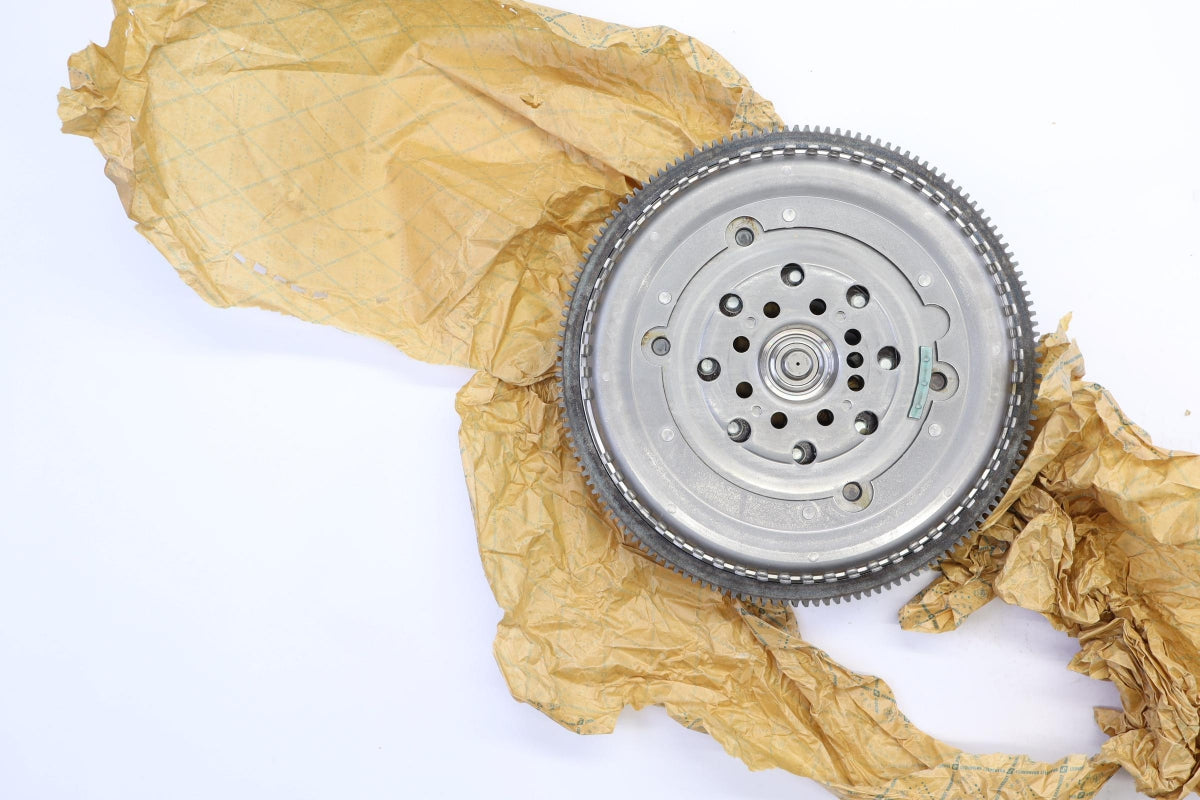 Original MERCEDES-BENZ E-Klasse W211 S211 -2009 Schwungrad A6470300005