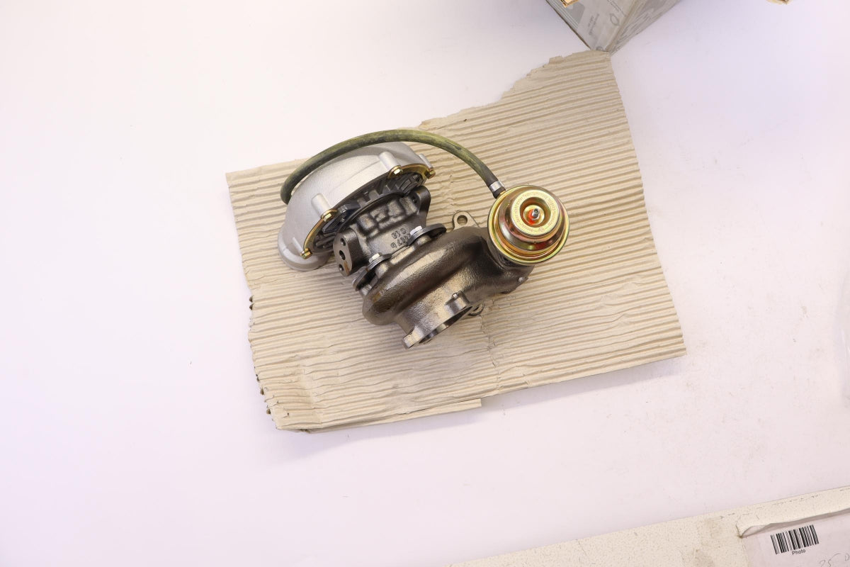 Original MERCEDES-BENZ W123 300TD 3.0 Turbolader A0020961699